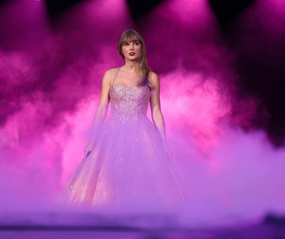 taylor swift pink dress